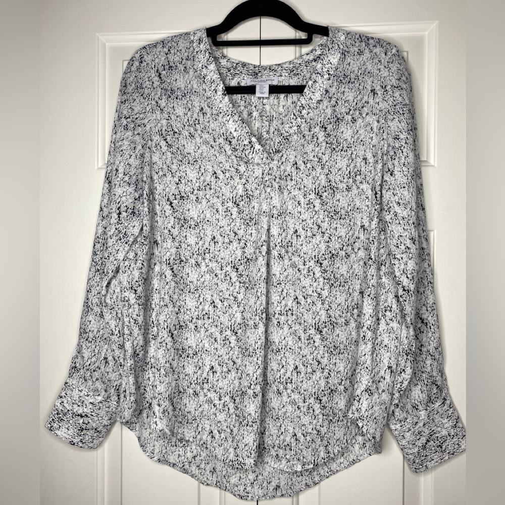 Carolina Belle Montreal Woman’s Blouse Lightweight material Size: M